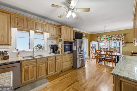 Kitchen - 401 Herrin Rd, Cornelia, GA 30531 photo 1 of 7