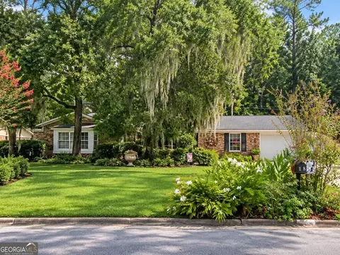 18 E Stillwood Cir, Savannah, GA 31419