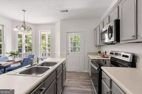 Kitchen - 125 Kevins Dr, Hampton, GA 30228 photo 4 of 4