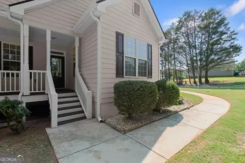 Exterior - 125 Kevins Dr, Hampton, GA 30228 photo 2 of 9
