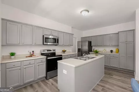 Kitchen - 125 Kevins Dr, Hampton, GA 30228 photo 1 of 4
