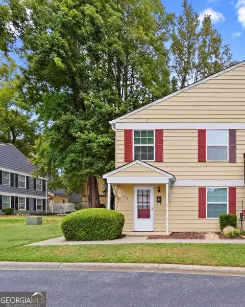 1321 Surrey Ln SW, Marietta, GA 30008