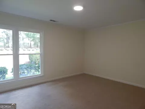 Living - 887 Cameron Mill Rd, Lagrange, GA 30240 photo 14 of 14