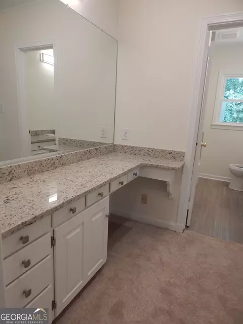Bath - 887 Cameron Mill Rd, Lagrange, GA 30240 photo 1 of 7