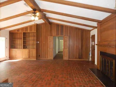 Living - 887 Cameron Mill Rd, Lagrange, GA 30240 photo 5 of 14