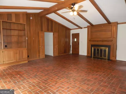 Living - 887 Cameron Mill Rd, Lagrange, GA 30240 photo 4 of 14