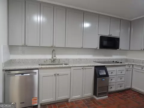 Kitchen - 887 Cameron Mill Rd, Lagrange, GA 30240 photo 2 of 5