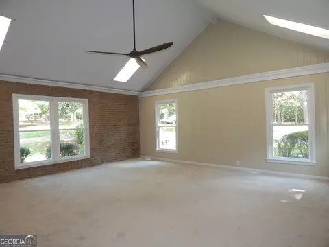 Living - 887 Cameron Mill Rd, Lagrange, GA 30240 photo 9 of 14