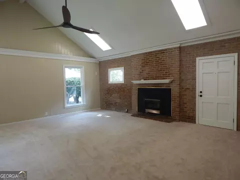 Living - 887 Cameron Mill Rd, Lagrange, GA 30240 photo 6 of 14