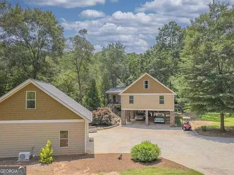 599 Meadow Brook Ln, Royston, GA 30662