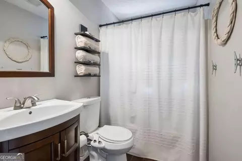 Bath - 3452 Point View Cir, Gainesville, GA 30506 photo 3 of 4