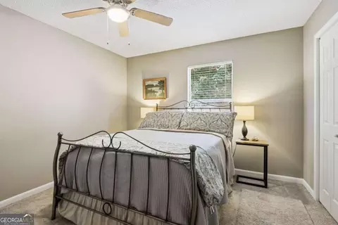 Bedroom - 3452 Point View Cir, Gainesville, GA 30506 photo 7 of 9