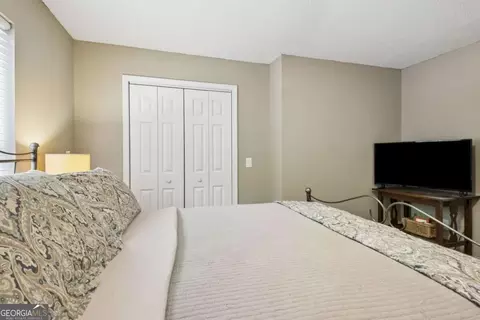 Bedroom - 3452 Point View Cir, Gainesville, GA 30506 photo 8 of 9
