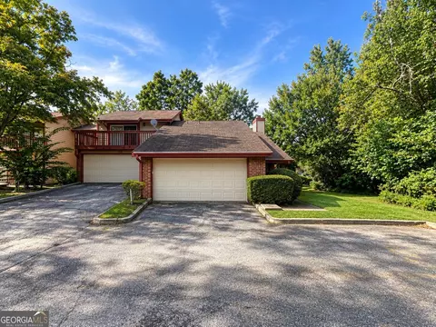 1086 Village Rd, Stone Mountain, GA 30088