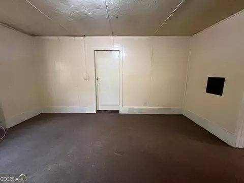 Living - 616 S Harlem Cir, Lagrange, GA 30241 photo 2 of 2
