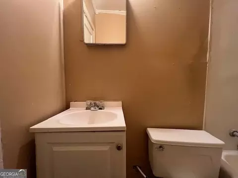 Bath - 616 S Harlem Cir, Lagrange, GA 30241 photo 2 of 2