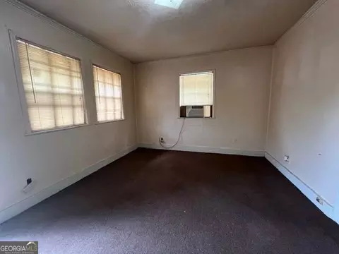 Living - 616 S Harlem Cir, Lagrange, GA 30241 photo 1 of 2