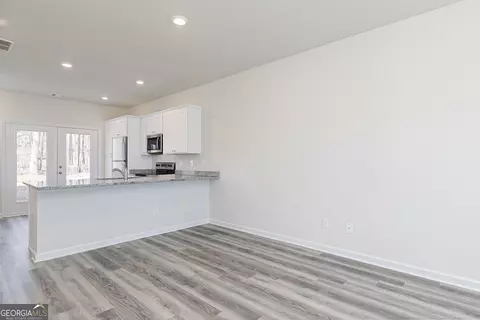 Living - 226 Rooker Dr, Lagrange, GA 30241 photo 2 of 3