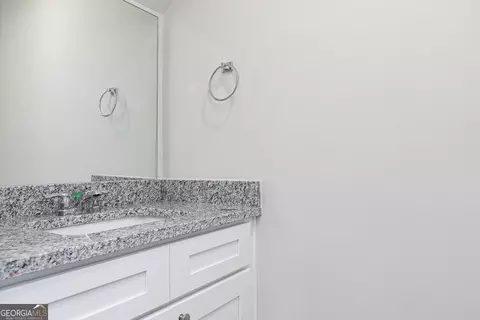Bath - 226 Rooker Dr, Lagrange, GA 30241 photo 2 of 4