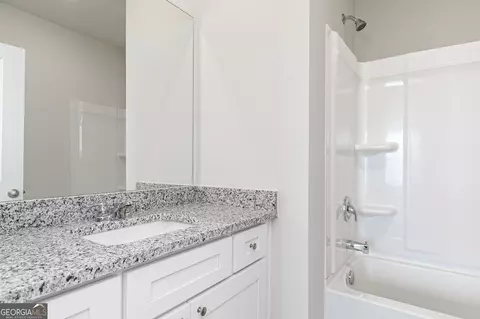 Bath - 226 Rooker Dr, Lagrange, GA 30241 photo 3 of 4