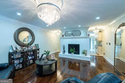Living - 335 Main St, Barwick, GA 31720 photo 1 of 1