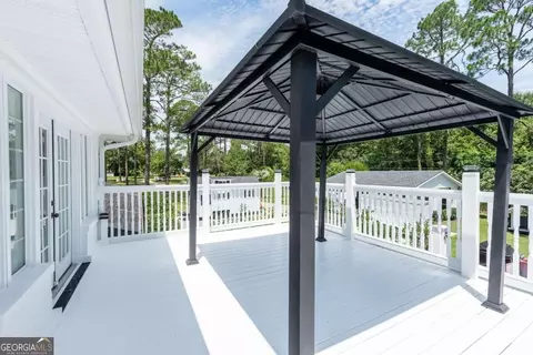 Exterior - 335 Main St, Barwick, GA 31720 photo 6 of 28