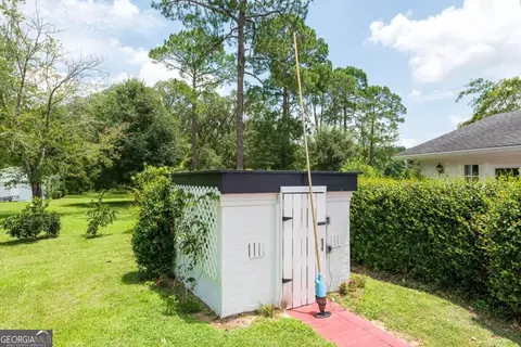 Exterior - 335 Main St, Barwick, GA 31720 photo 17 of 28