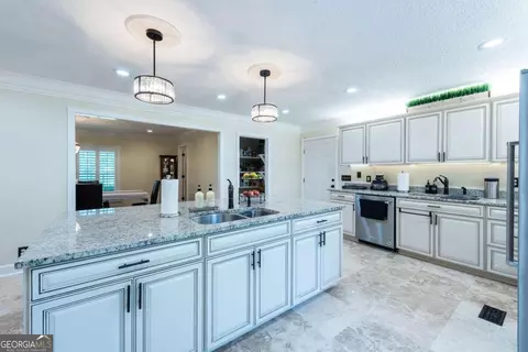 Kitchen - 335 Main St, Barwick, GA 31720 photo 2 of 3