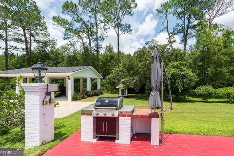 Exterior - 335 Main St, Barwick, GA 31720 photo 11 of 28