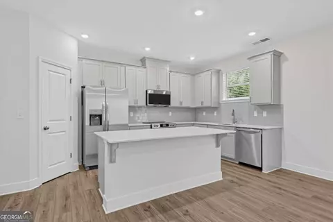 Kitchen - 446 Panther Creek Ln, Jackson, GA 30233 photo 3 of 4