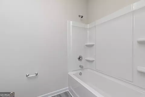 Bath - 204 Rooker Dr, Lagrange, GA 30241 photo 5 of 6
