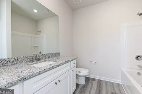 Bath - 204 Rooker Dr, Lagrange, GA 30241 photo 4 of 6