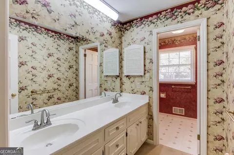 Bath - 67 Elder Dr, Jefferson, GA 30549 photo 1 of 4