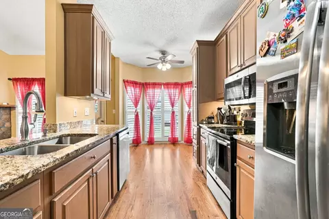 Kitchen - 203 Firetower Rd, Jasper, GA 30143 photo 4 of 6