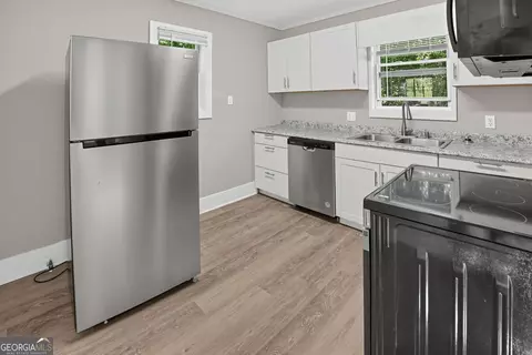 Kitchen - 43 E Rountree Rd, Toccoa, GA 30577 photo 1 of 3