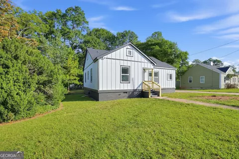 Exterior - 43 E Rountree Rd, Toccoa, GA 30577 photo 4 of 7