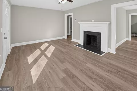Living - 43 E Rountree Rd, Toccoa, GA 30577 photo 4 of 5