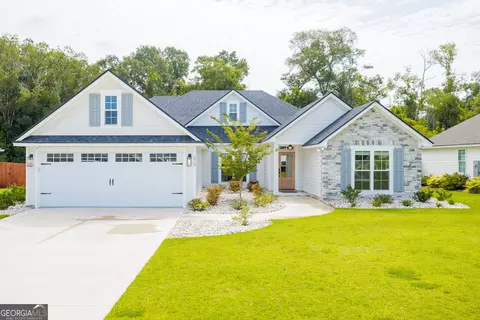 213 Orvis Ln, Hahira, GA 31632