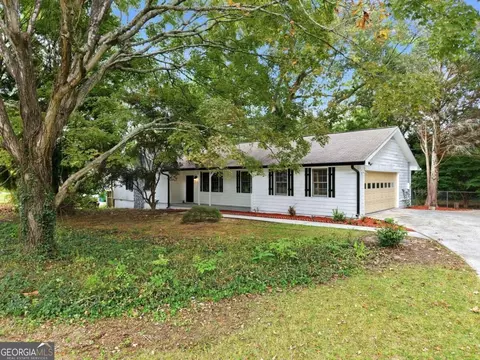 3346 San Antonio Dr, Snellville, GA 30039