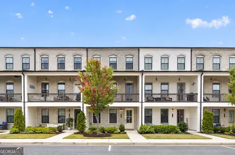 132 Harlow Cir, Roswell, GA 30076