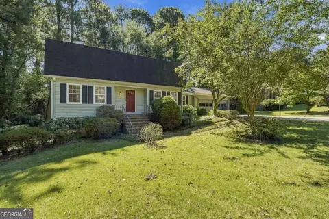 4694 Marc Ct SW, Lilburn, GA 30047