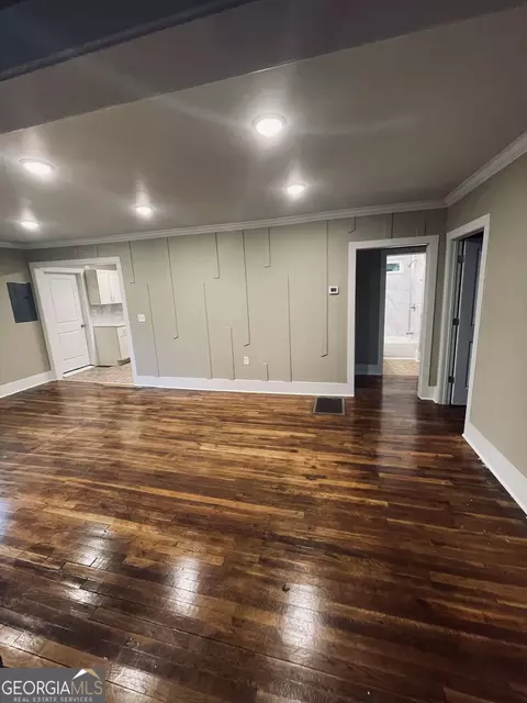 Living - 133 Bennett St, Commerce, GA 30529 photo 2 of 2
