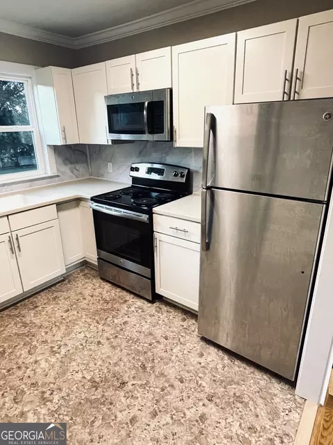 Kitchen - 133 Bennett St, Commerce, GA 30529 photo 1 of 2