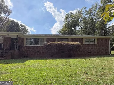 40 Summit Dr SE, Lindale, GA 30147