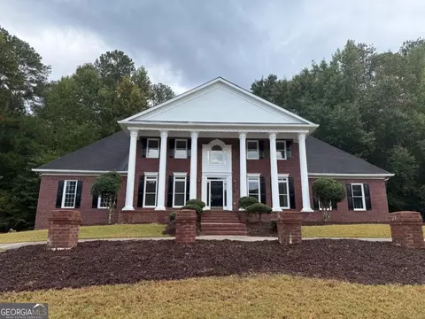 110 Emerald Lake Dr, Fayetteville, GA 30215