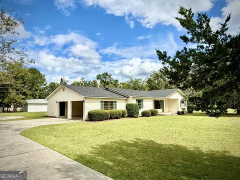 94 Elton St, Hazlehurst, GA 31539