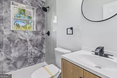 Bath - 6089 Evans Dr, Rex, GA 30273 photo 3 of 4