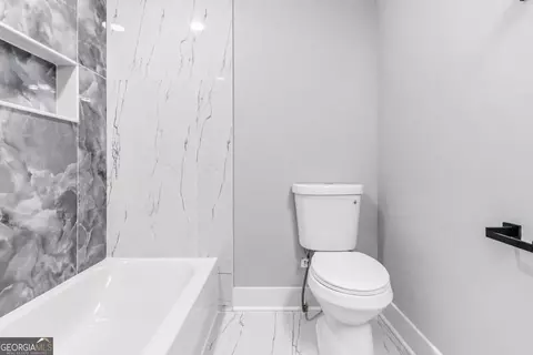 Bath - 6089 Evans Dr, Rex, GA 30273 photo 4 of 4