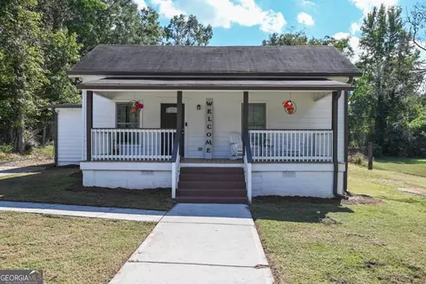 53 E Jones St, Newnan, GA 30263