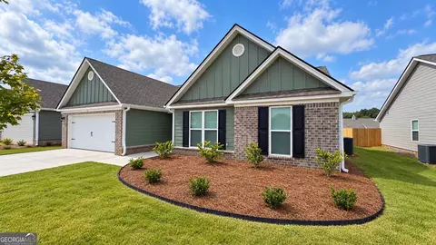 131 Lake Meadows Dr, Winder, GA 30680